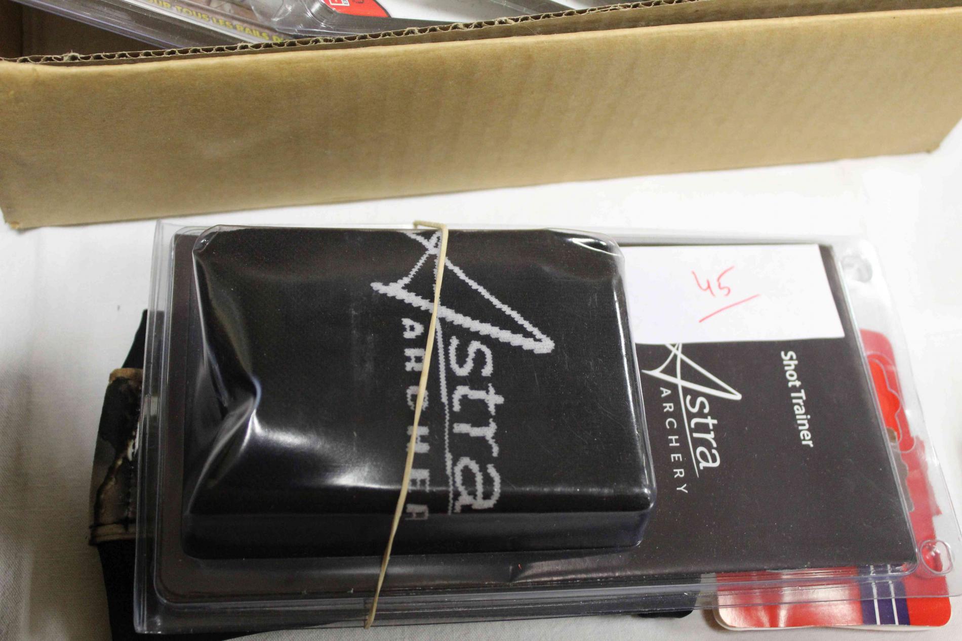 ARCHERIE DIFFUSION - LOT 45