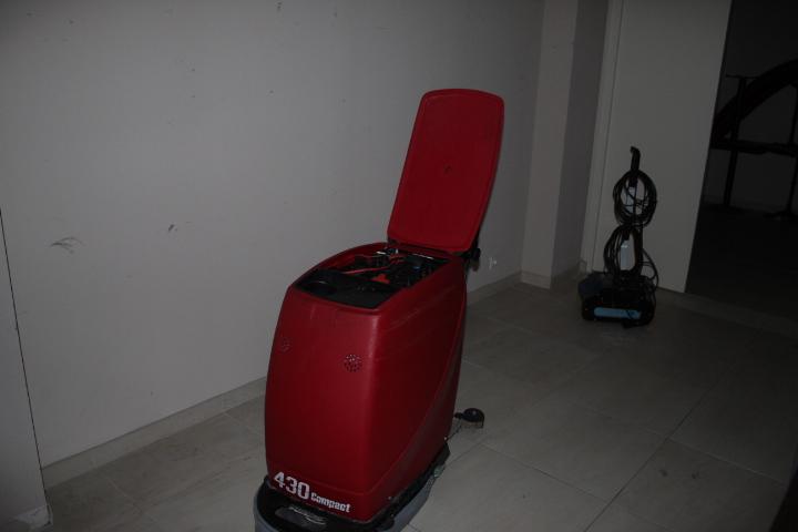 Photos VENTE AUX ENCHERES SUR LIQUIDATION JUDICIAIRES DU 02.10.2023