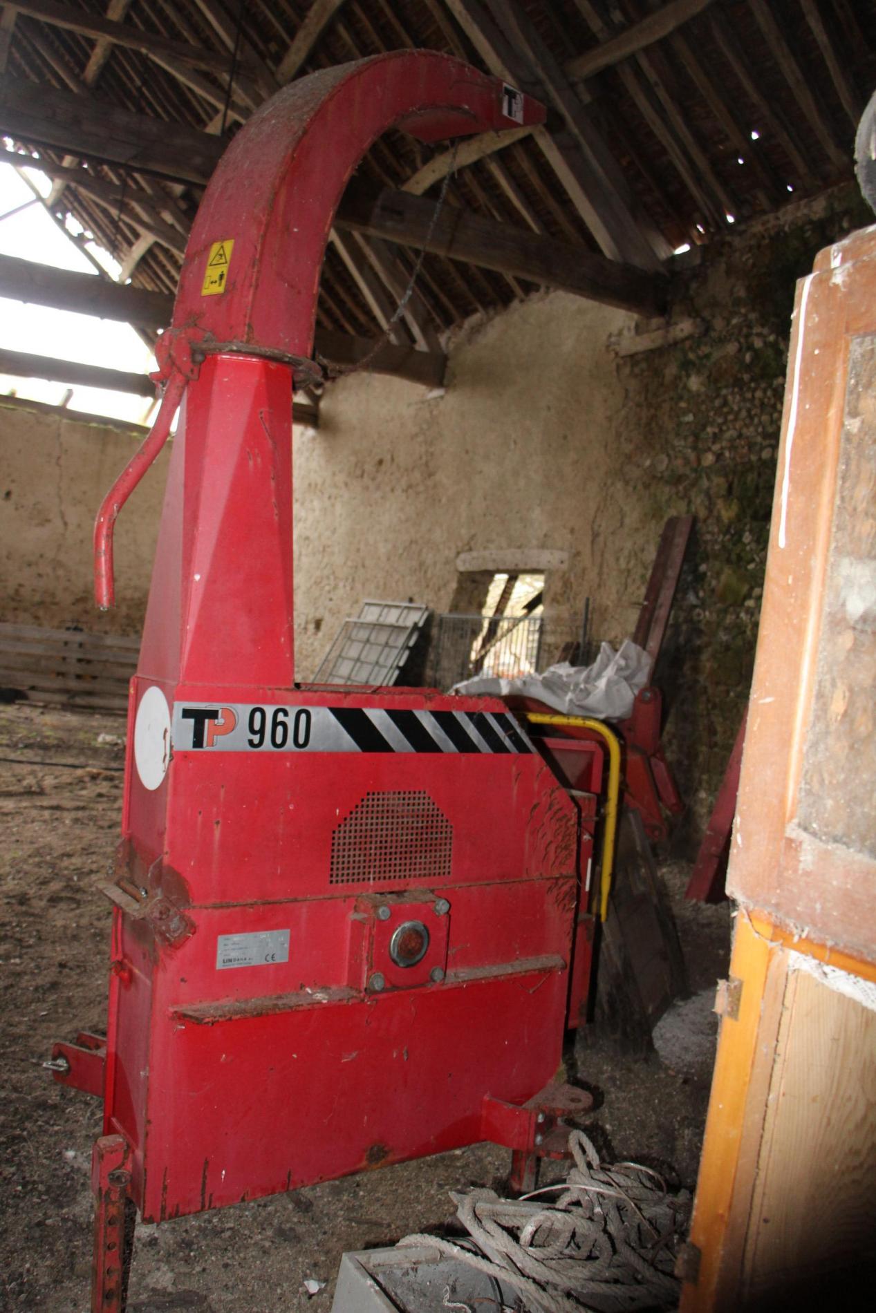 14H30 CHATRES SUR CHER BROYEUR DE PLAQUETTES