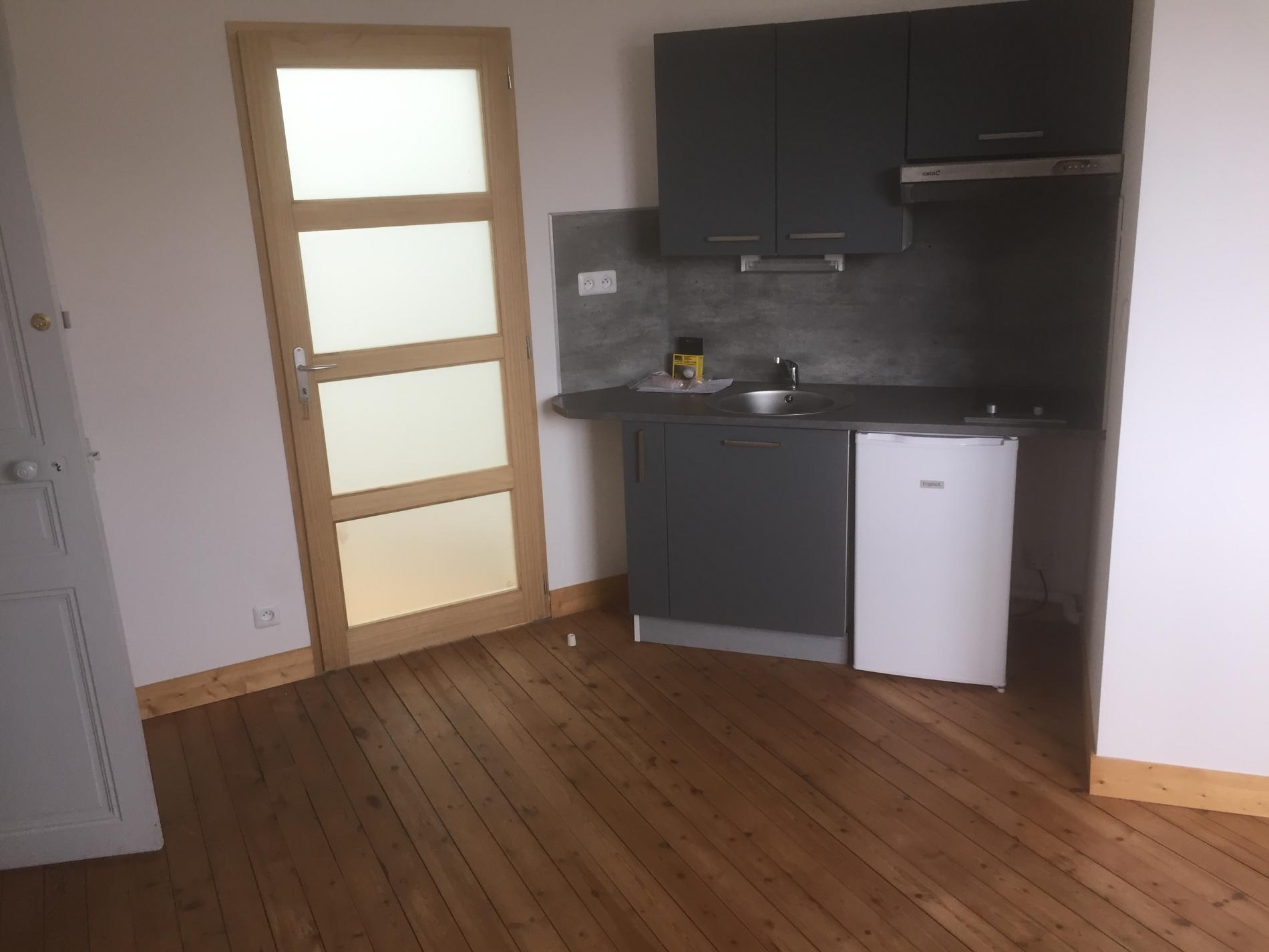 STUDIO CENTRE VILLE REFAIT A NEUF